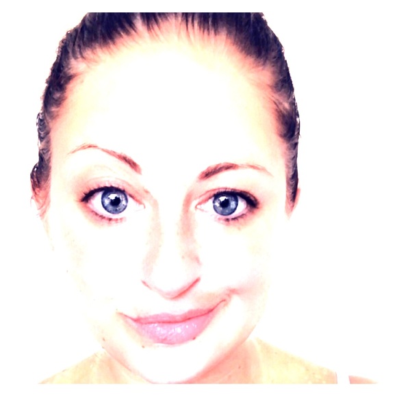 Meet your Posher, Ali - Picture 1 of 8